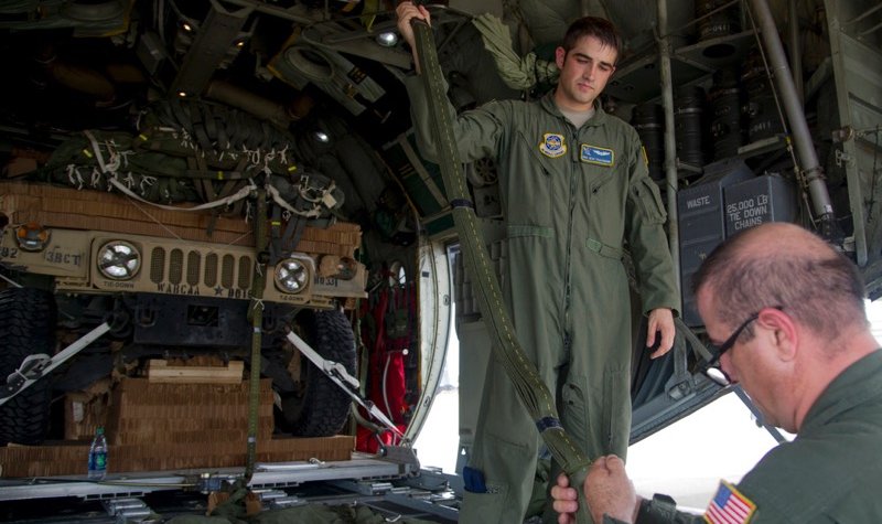 Army seeks to expand JLTV airdrops