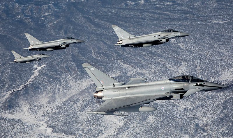 UK plans to aid Ukraine with fighter jets meet reality as RAF struggles to train its own pilots