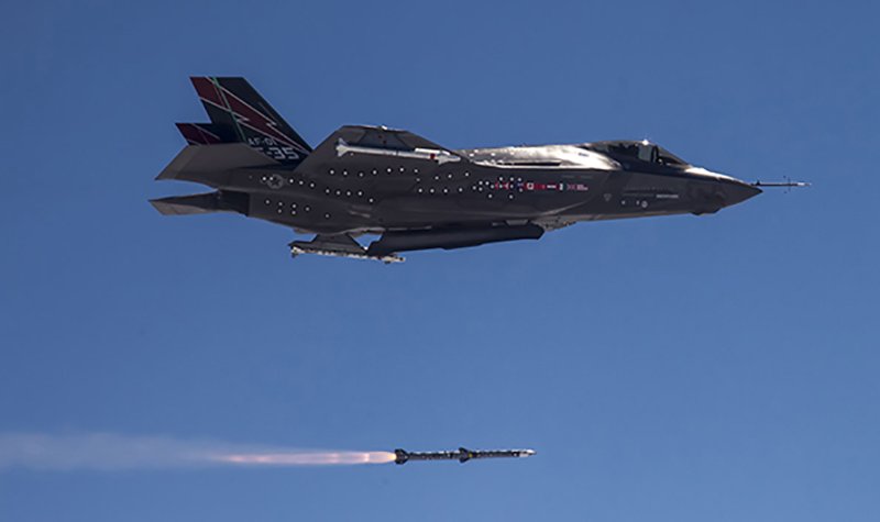 Raytheon gains Lot 35 AMRAAM production contract