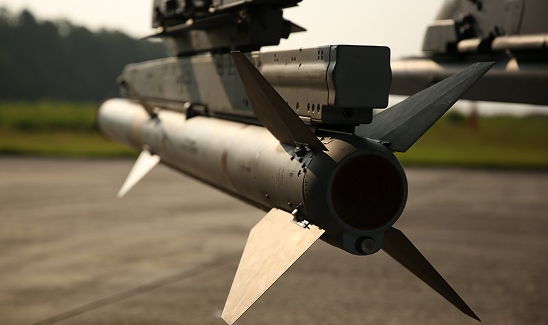 Raytheon picks up new AMRAAM contract