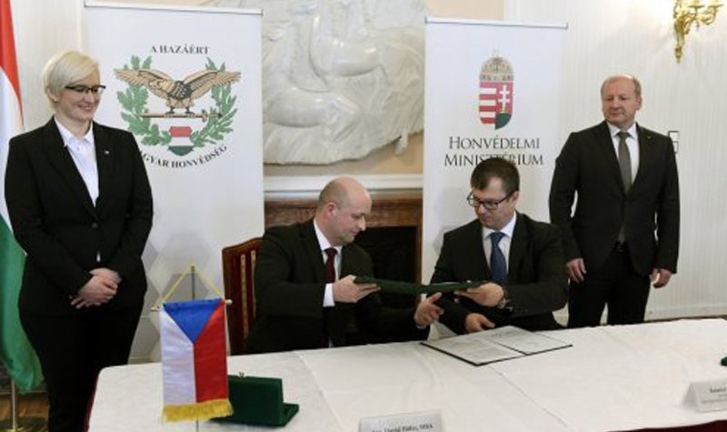 Hungary, Czech Republic sign small arms licence