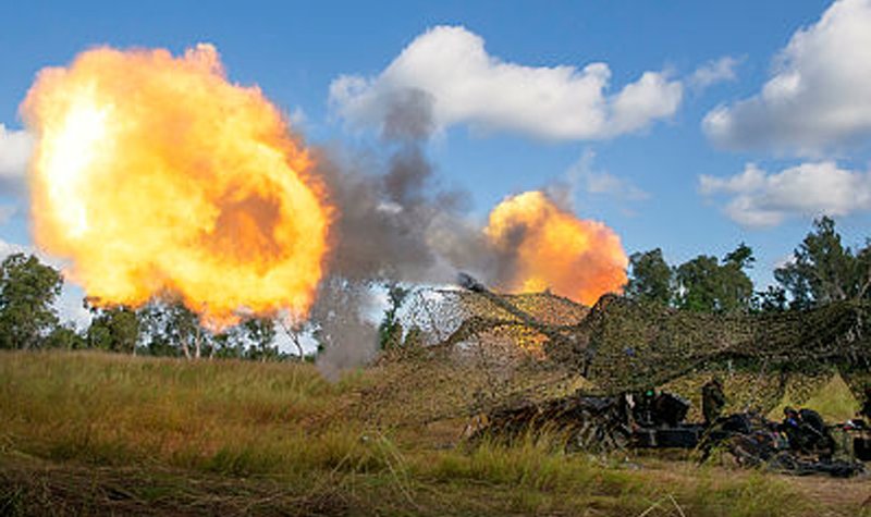 Japan fires howitzers in Australia