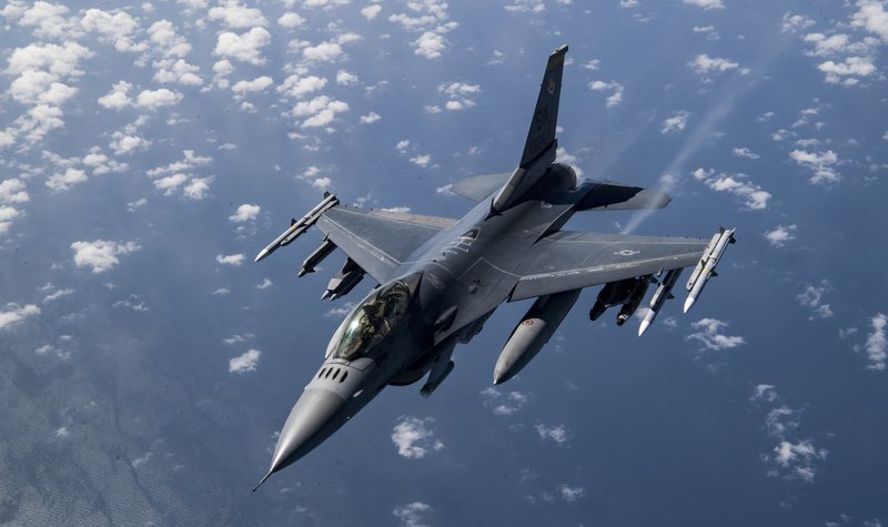 US Air Force F-16 fitted with IVEWS approaches flight tests