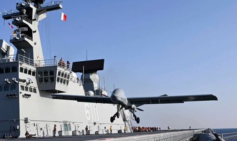 Gray Eagle UAS makes first ship-to-shore journey