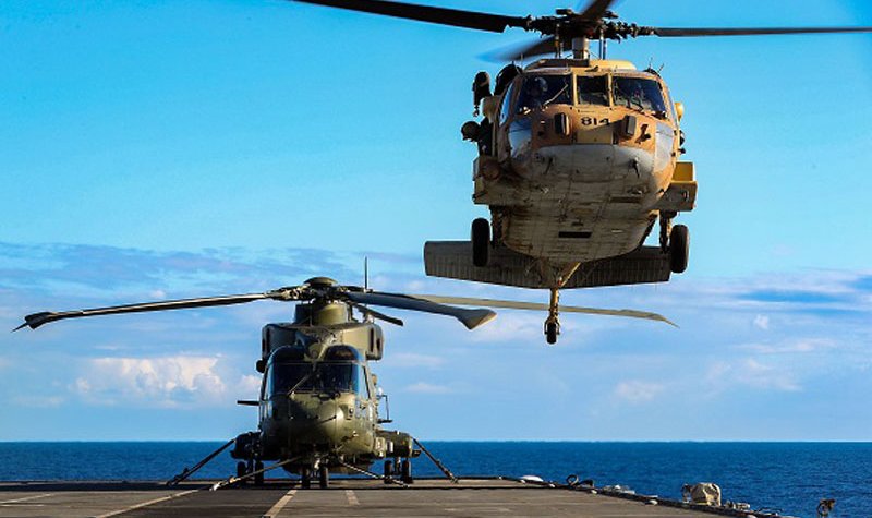 IAF Yanshuf landing onboard HMS Ocean