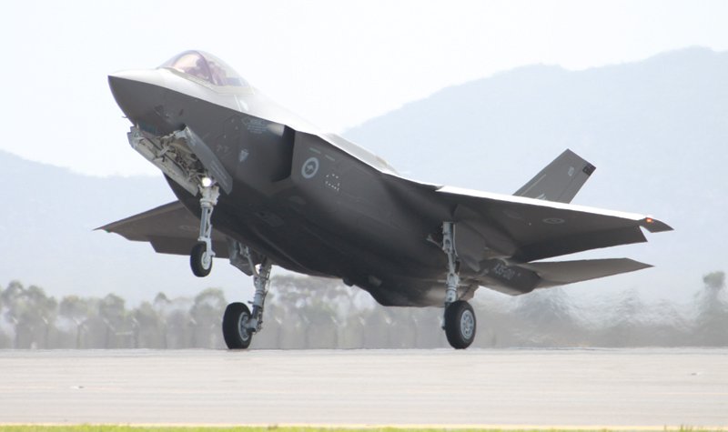 Avalon 2019: F-35 makes lightning start in Australia