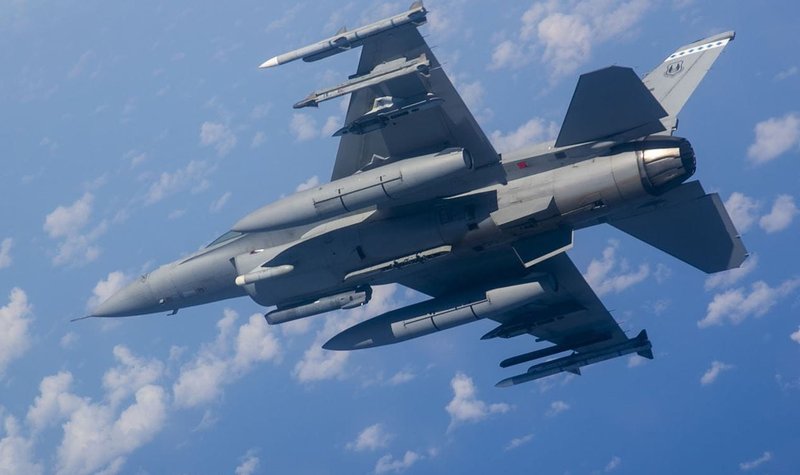 Raytheon completes flight test on AI-powered radar system for fourth-generation aircraft