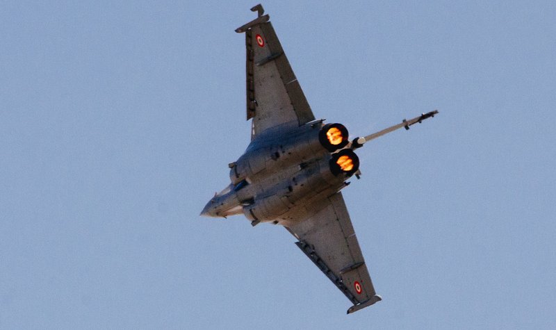 Serbia signs deal with France for 12 Rafale fighters