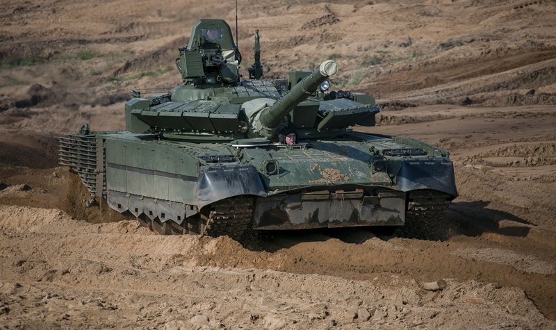 Russia shows T-90M, T-80BVM in action