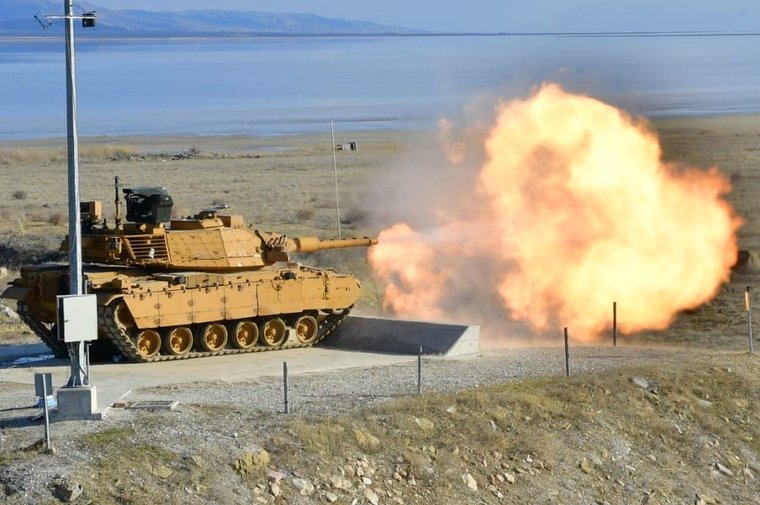 Turkish 'fire and move' main battle tanks go to test range