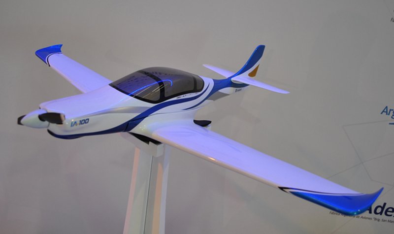 FIDAE 2016: Argentina unveils new trainer